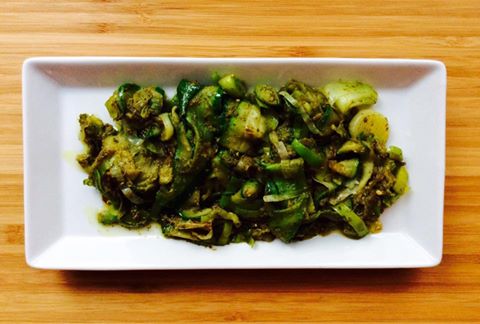 Pestos póréhagymás cukkini