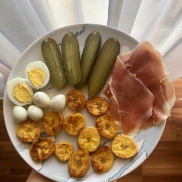 Kókuszzsíron megpirított Főzőbanán főtt tojással