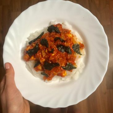 Ebéd/vacsora alternatíva: Rizstészta paradicsomos csirkével