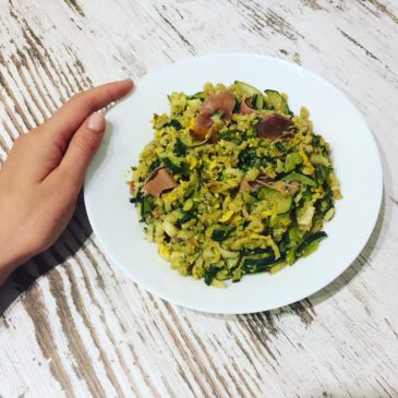 Cukkinis-spenótos-hagymás rizs