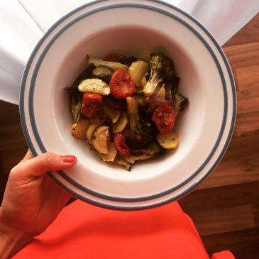 Miközben regggel készülődtem, készült a sütőben a reggeli