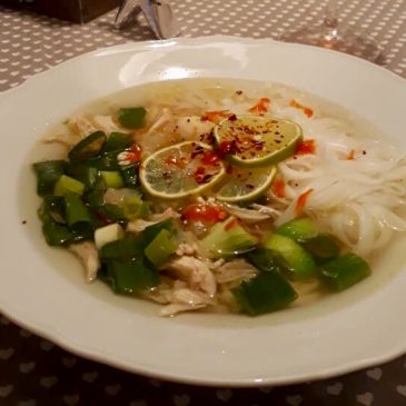 Csirkés Pho leves