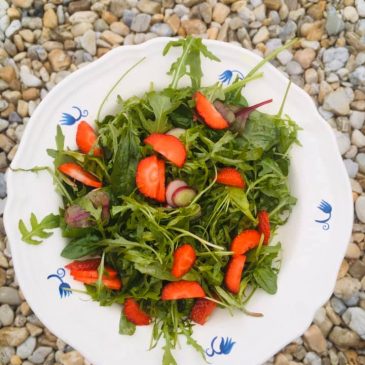 Borús idő könnyen feldobható egy nyárias, könnyű salátával