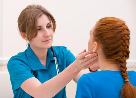 Hashimoto pajzsmirigy-gyulladásában megemelkedik az előrehaladott glikációs végtermékek (AGE) szérumszintje